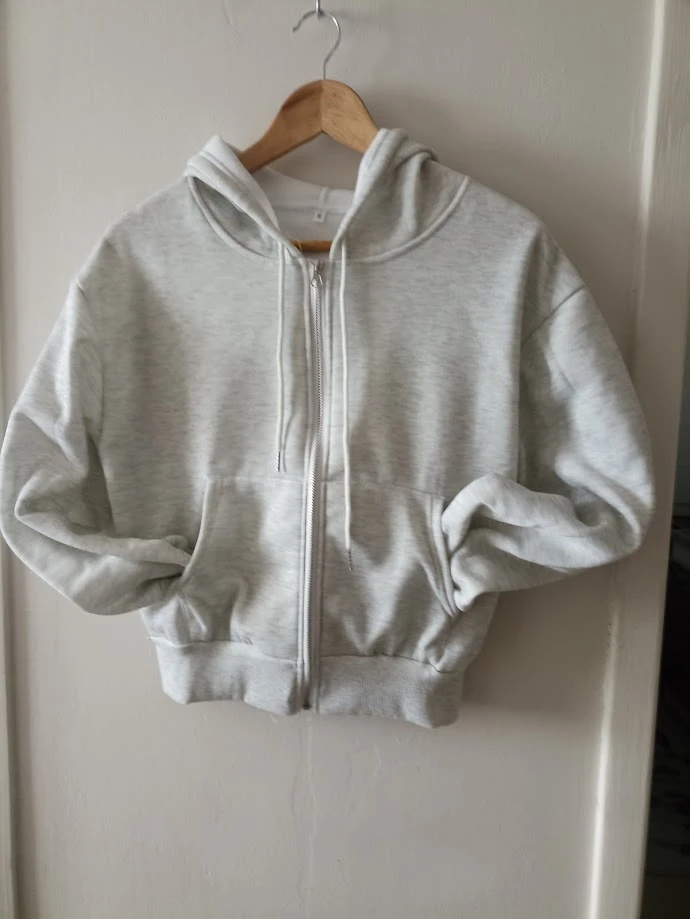 Grijze gebreide crop hoodie – Streetwear/Casual stijl – Maat M (Nieuw) – photo 3